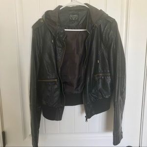 VINTAGE LOOKING BLACK FAUX LEATHER JACKET